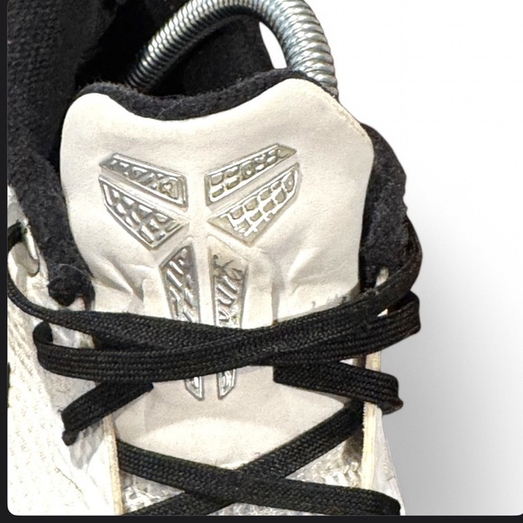 Nike Mamba Wht/Blk Men’s size 8.5 - Picture 11 of 12